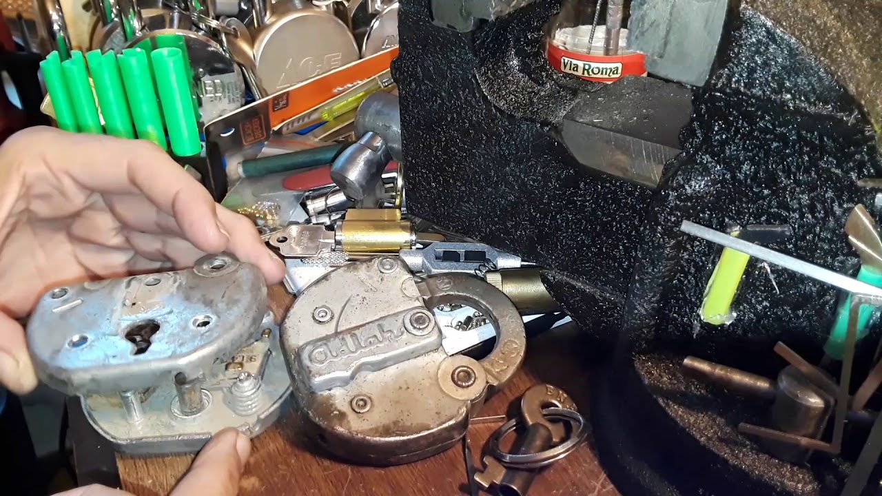 (501) Adlake Railroad Lock with Key