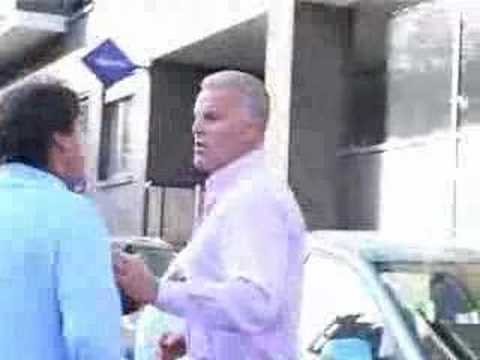 Steve Brown schopt Peter R. de Vries