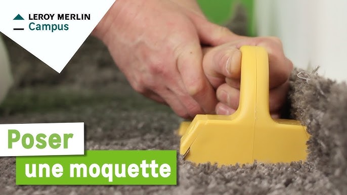 Comment poser des dalles de moquette avec un rouleau laqueur 