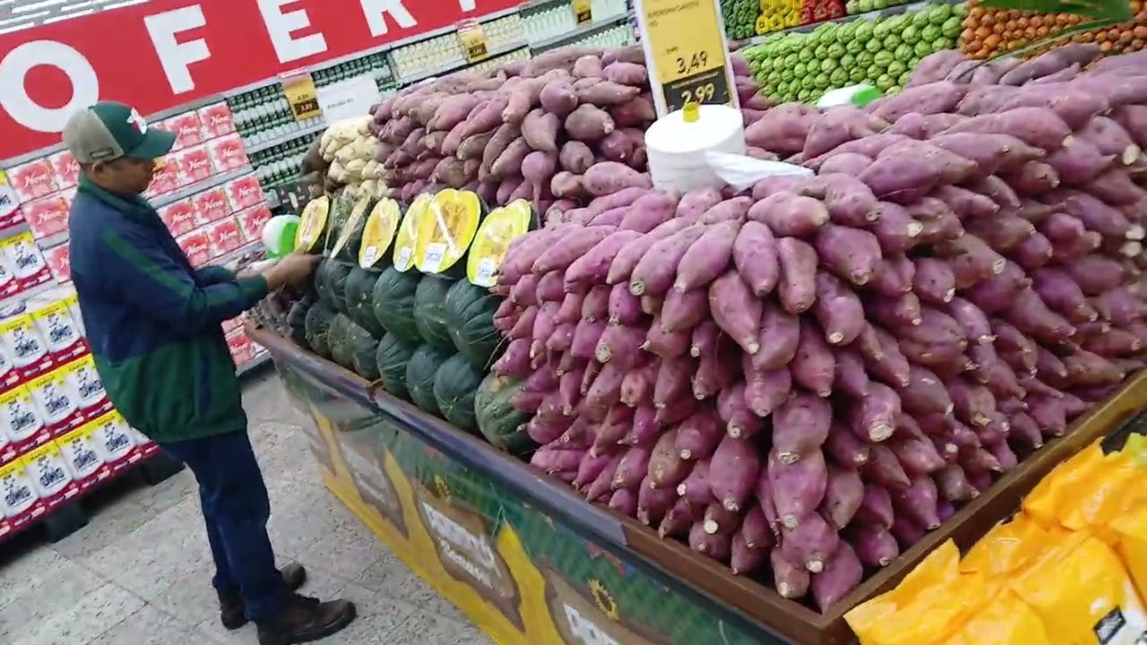 Montagem de hortifruti flv (frutas legumes e verduras )