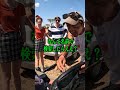 これが最高の瞬間です!! アフリカのカップルから差し入れをもらいました。 アフリカ縦断6000kmの旅 YouTubeで本編公開中!!