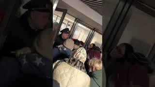 Пробка из людей метро. Москва короновирус