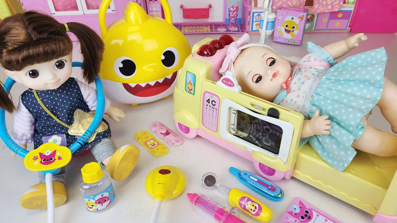 Baby doll bag and hospital toys play house story - ToyMong TV 토이몽