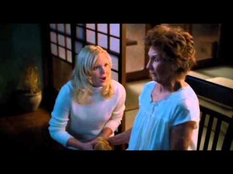 Scary Movie 4 - Caring blonde