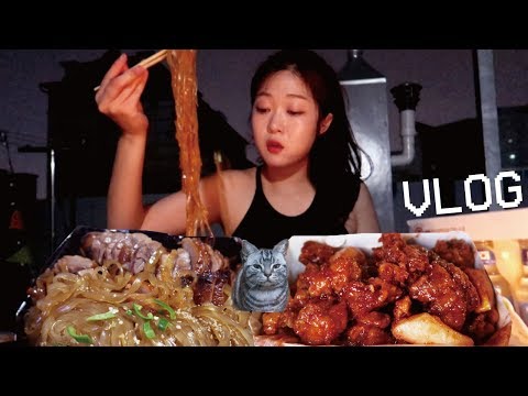 길거리 닭강정, 옥상 마왕족발, 분짜샐러드, 떡튀순, 토피넛라떼, 과카몰리 샌드위치, <strong>카야</strong> 토스트)