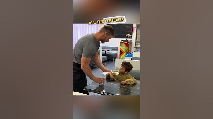 Waiter's Heartwarming Gesture Toward Homeless Boy 🥹❤️‍🩹 #shorts