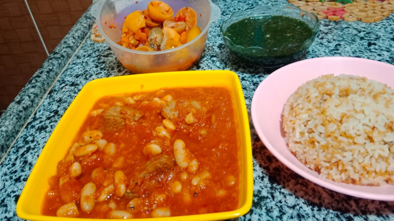 كل ما اعمل الاكله دي افتكر ايام زمان غدانا فاصوليا بيضاء بطعم وريحة زمان 👍 الله المستعان 🤲