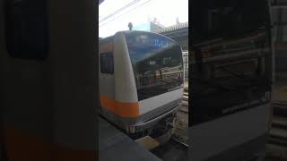 【中野駅】中央線快速（JR東日本E233系電車）13:41発 中央特快 高尾駅行の到着。Chuo Line Special Rapid Train Nakano Station Tokyo JAPAN