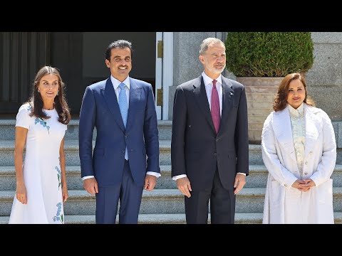 Tapan huecos en Palacio con invitaciones de última hora por el plante de Podemos al emir de Catar