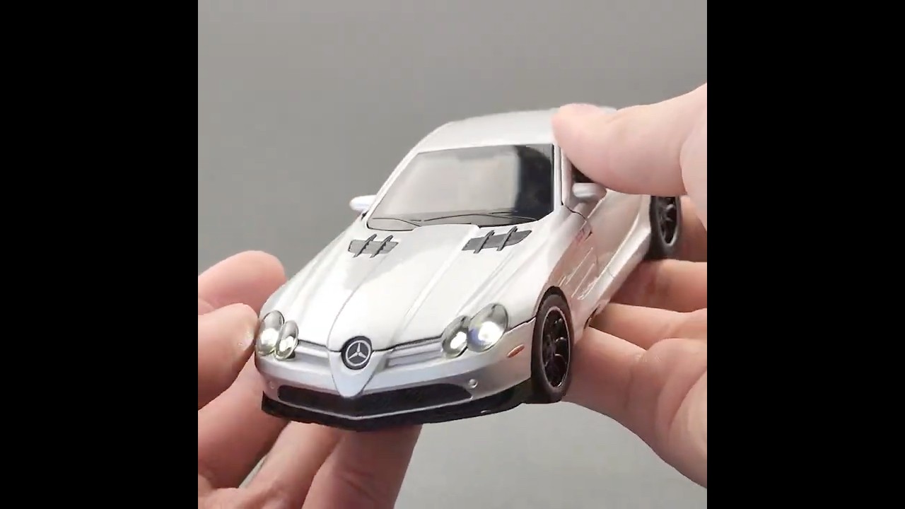 メルセデス SLR McLaren 1/32 ミニカー 全3色 ライト点灯 エンジン