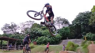 SINGAPORE GANGSA JUMP - MONTAGE "The Best" #session #mtb #bike #trail #dirtjump