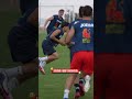 Creo que nos confundimos de balón 🍈😅 #rugby