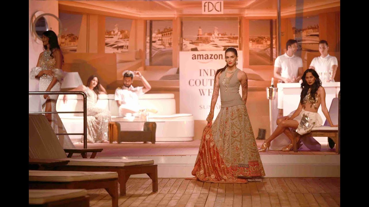 kriti sanon diet Kriti Sanon Walks For Monisha Jaising | India Couture Week 2015