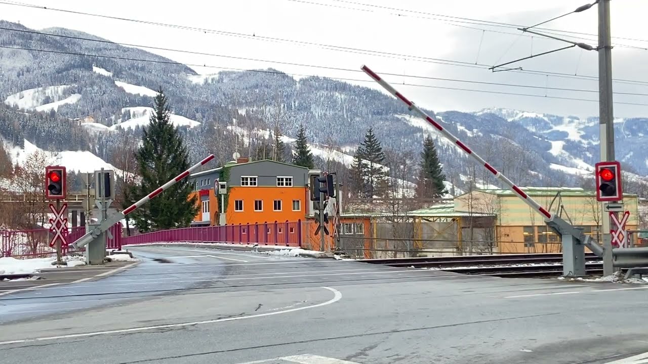 Bahnübergang Mittenberghütten //Railroad crossing// Spoorwegovergang