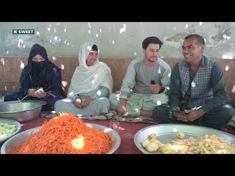 امروز ختم قرآنکریم داشتیم و برای هموطنان نیازمند بی بی جان و خیبر سادات غذا توزیع کردند