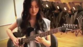 keren!!! cewek cantik main gitar