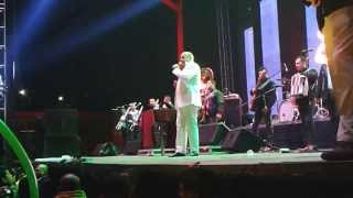 Lupillo Rivera hace homenaje a Jenni