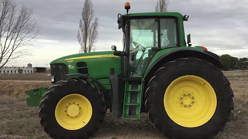 Jak široký je traktor John Deere 7430?