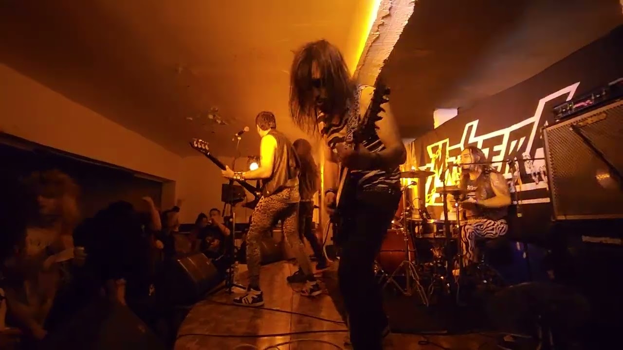 MOTOSIERRA - VOMITANDO HEAVY METAL / EN VIVO ANTOFAGASTA