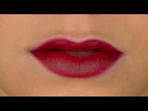 Vidéo: 3 façons de faire durer le rouge à lèvres toute la journée