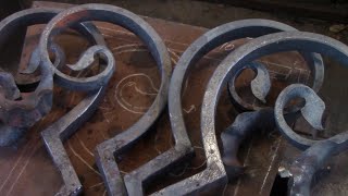 CBA/ABANA Level III Grille - Turning the Blown-Over, Beveled-Leaf Scrolls by Mark Aspery 8,686 views 3 years ago 2 minutes, 13 seconds