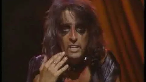 Alice Cooper - 1976 - Give the Kid a Break / I Never Cry TV Appearance