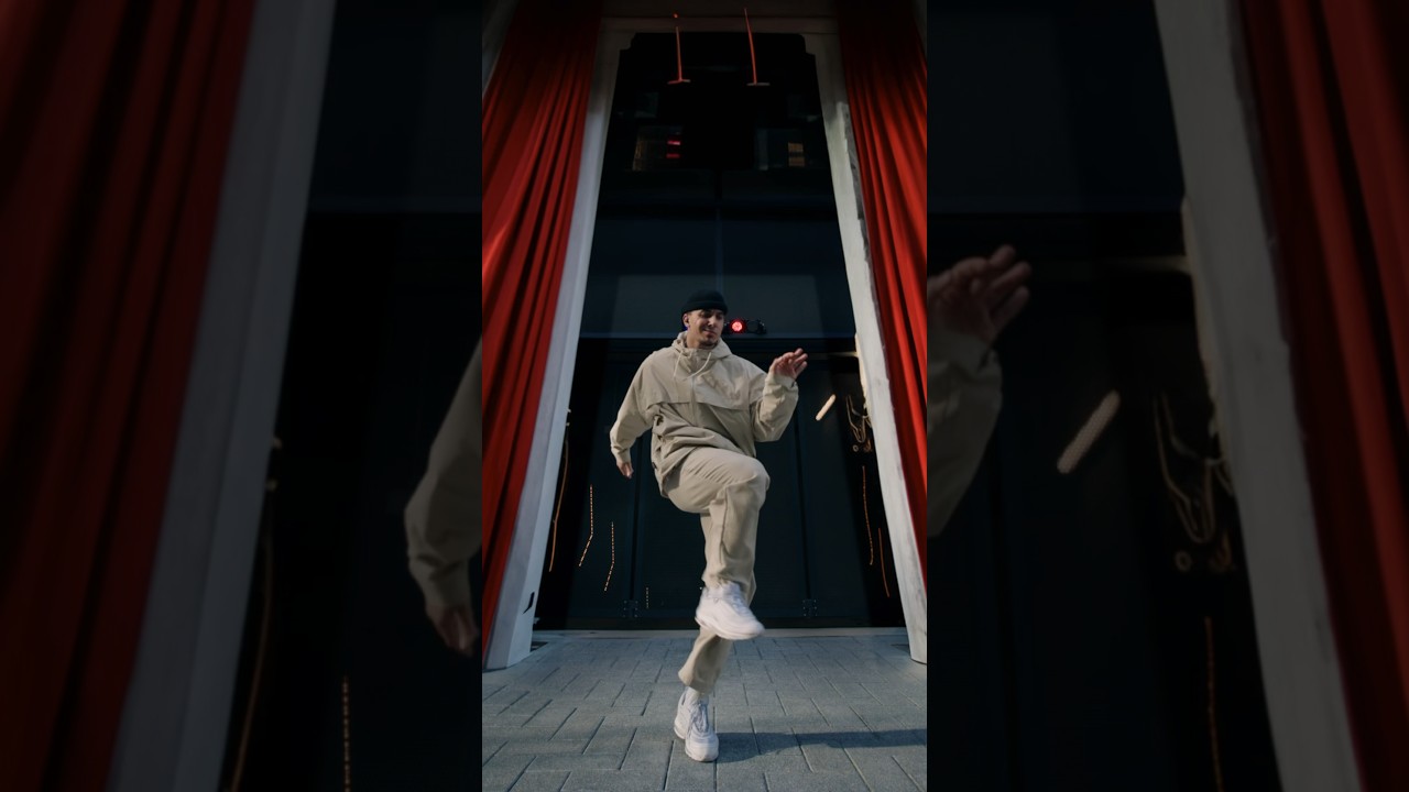 Next-level dance moves with Timor Steffens and a bit of AI 