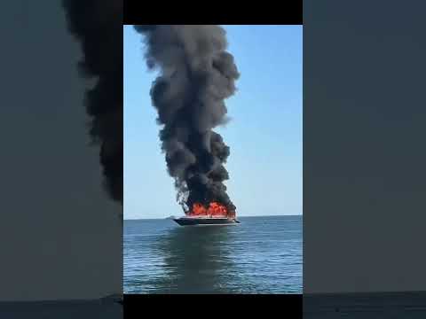 Video Alberto Stefani - Incendio a bordo di uno yacht al largo di Jesolo (30.08.26)