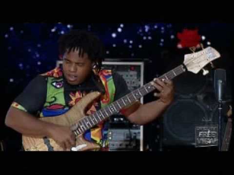 Victor Wooten - Bass Solo/ Solo de Bajo Electrico.