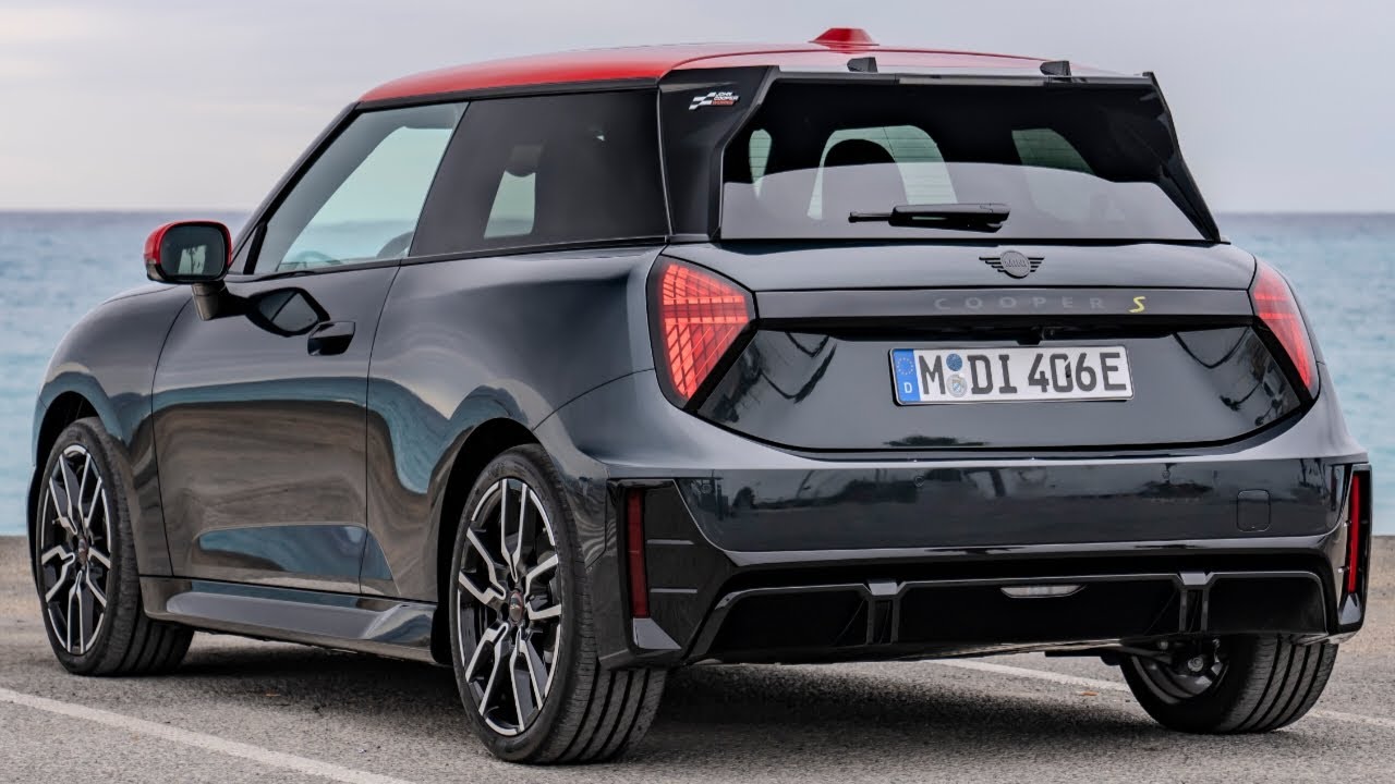 Mini Cooper SE John Cooper Works (2024) : tout dans le style