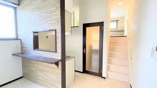 シーリングファン付きでロフトからキッチンを見おろせる1LDKの賃貸物件