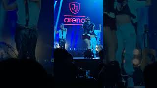 Hande Yener Sebastian