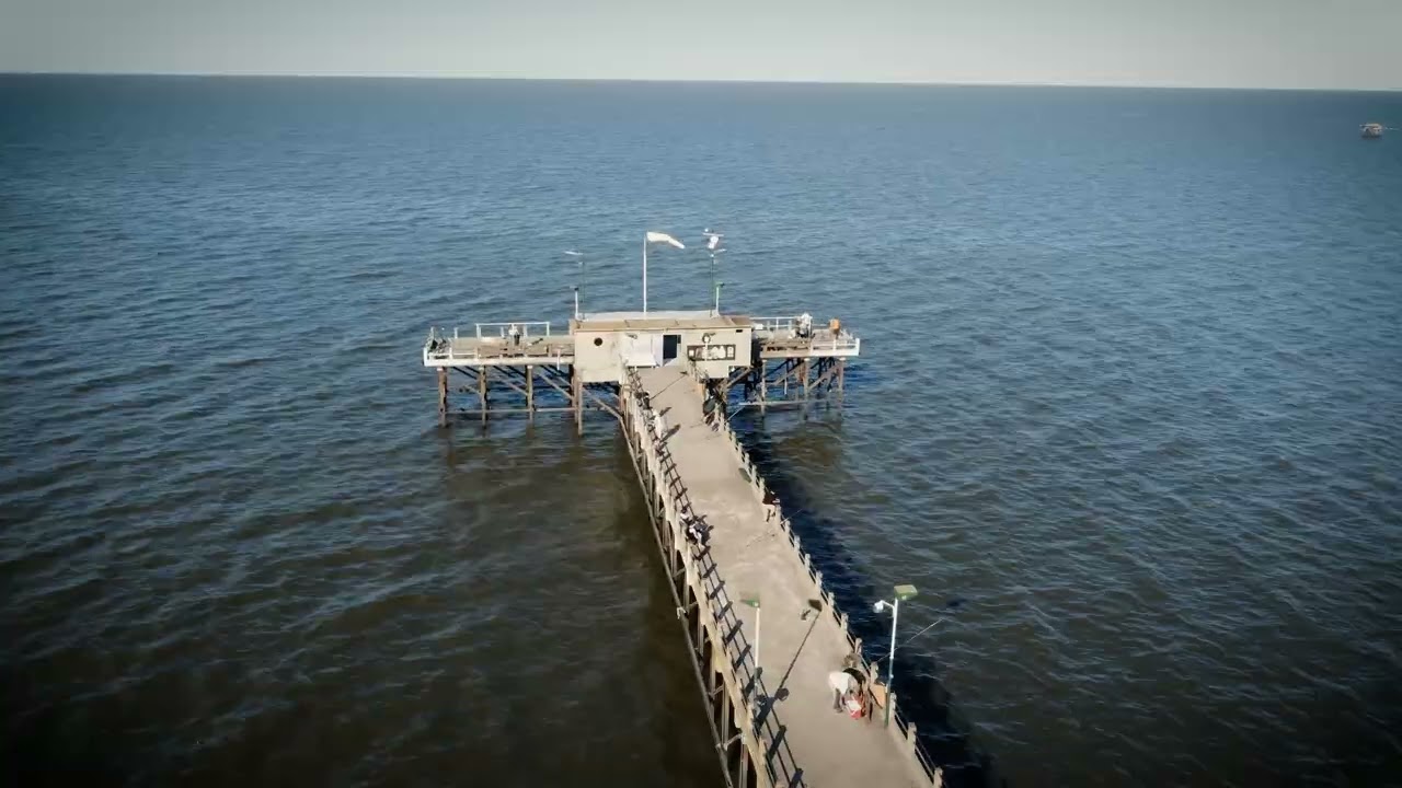 Vuelo Épico: El Muelle de Quilmes desde el Aire 🛸