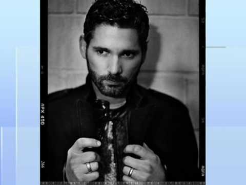 Video: Eric Bana Nettowaarde: Wiki, Getroud, Familie, Trou, Salaris, Broers en susters