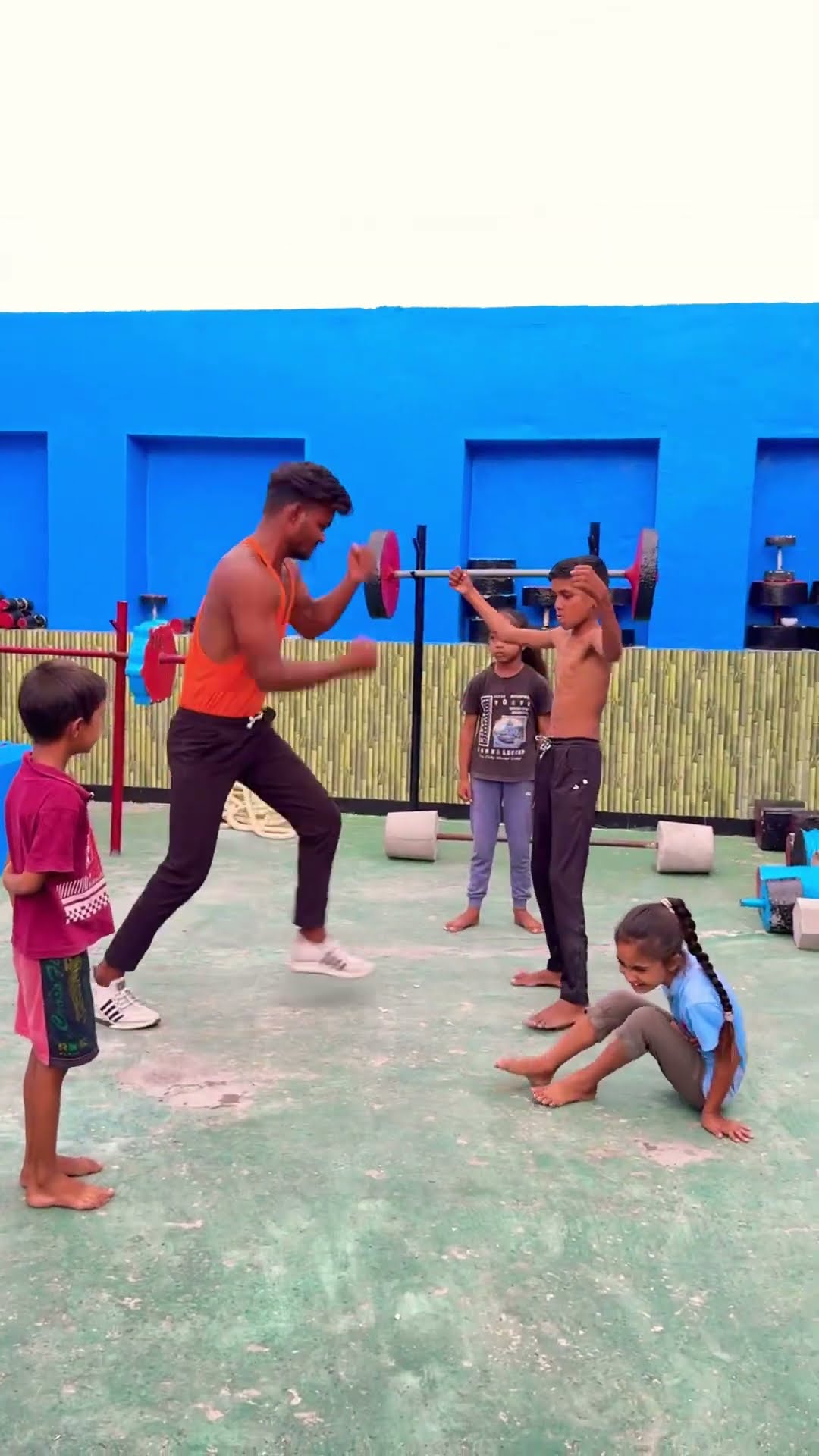 Kaha Aasman main chla gya ??? #funny #funnyvideo #youtubeshorts #shortvideo
