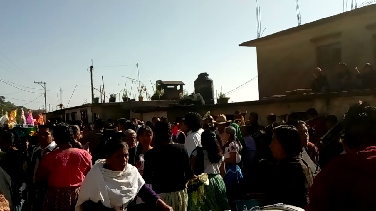 Banda filarmónica de Santa María Alotepec mixe - YouTube