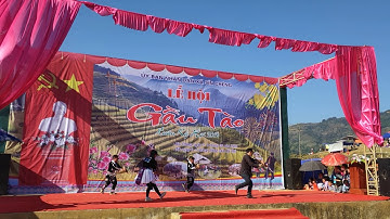 4 bố con múa khèn truyền thống hội Gầu Tào 2019