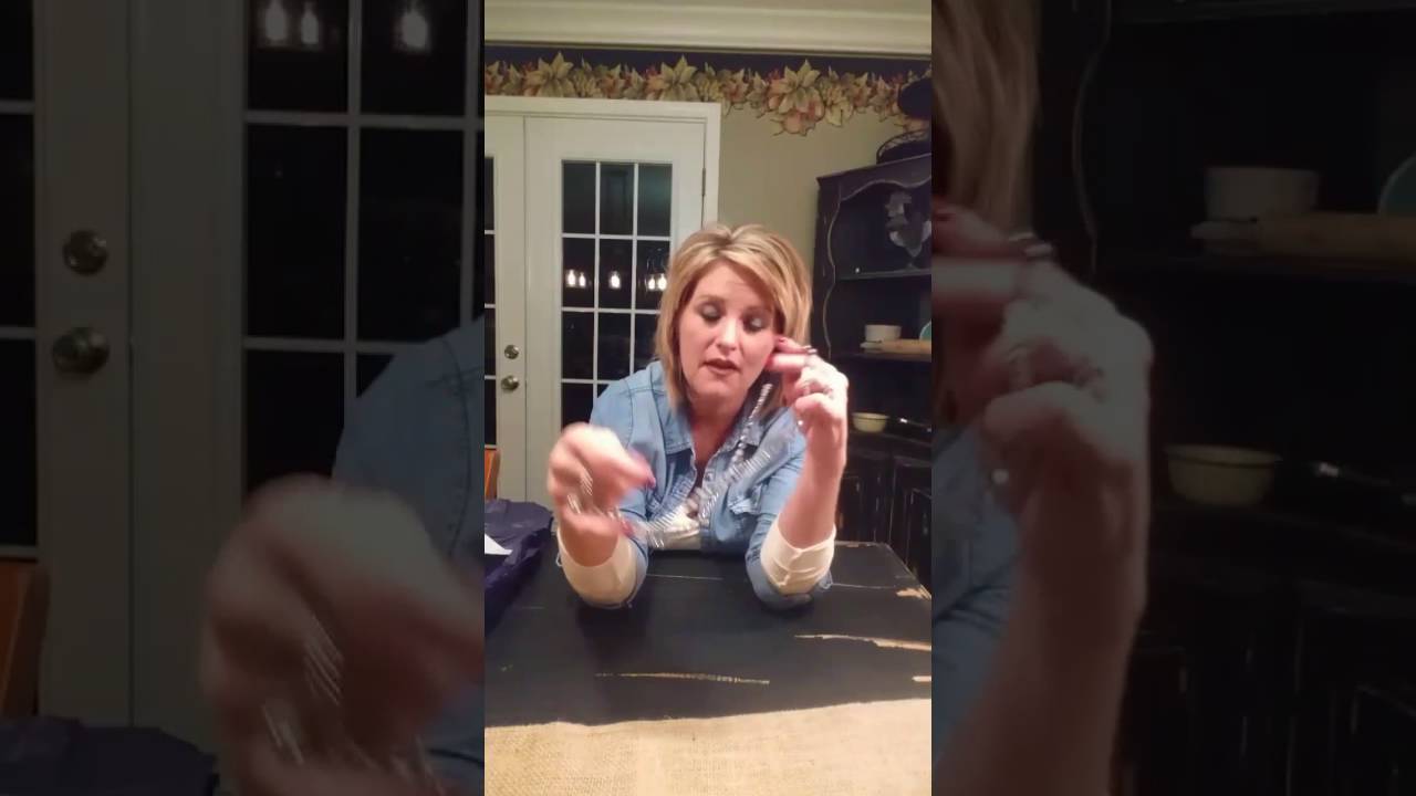 CHLOE+ISABEL Part 1 opening kit suprise - YouTube