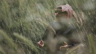 Vignette de la vidéo "Omar Souleyman - Chobi (Official Music Video)"