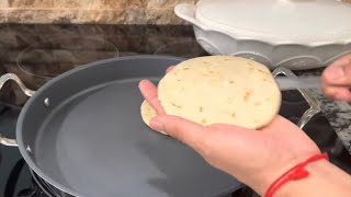 Gorditas de maseca /asi preparo la masa/ rellenas de frijoles con chilito con chicharrón y rajas