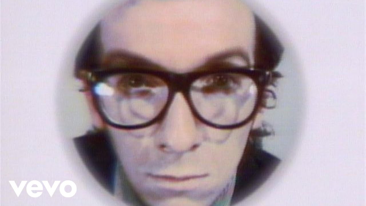 Elvis Costello & The Attractions - Pump It Up acordes
