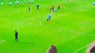 Fenerbahçe Başakşehir Maç Öncesi Emre Belözoğlu Fenerbahçe Taraftarını Selamlıyor.