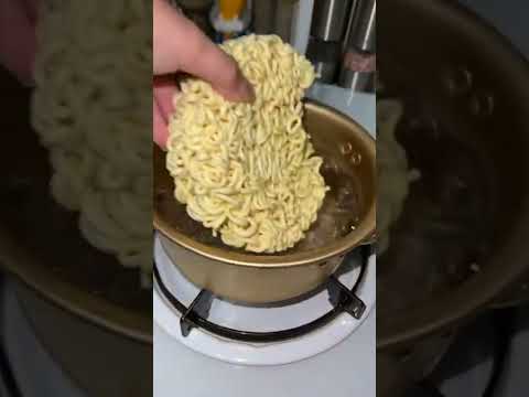 pikachu ramen 🍜