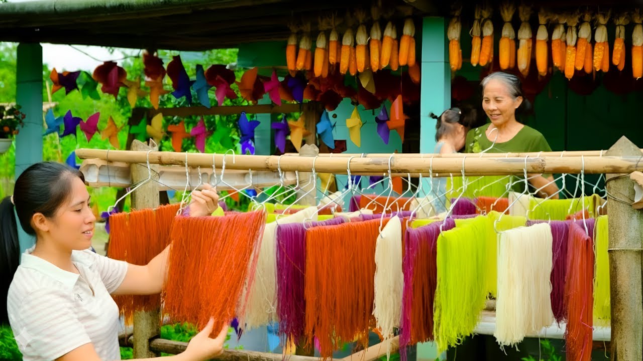 The process of making colorful rice noodles - Making delicious Hue style beef noodle soup