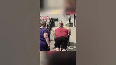 Chris Falls While Pushing Tammy Up A Ramp #shorts #1000lbsisters