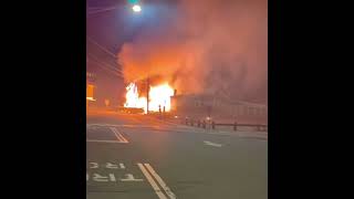 Maine FIRE FIGHTERS Battle HUGE Blaze at Perkins Cove In Ogunquit!