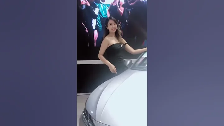 苏州车展一汽大众展位车模，漂亮 The model of FAW Volkswagen booth at Suzhou Auto Show is beautiful - 天天要闻
