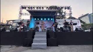 Download lagu Dua Empat Performing Would You Be Mine at Java Jazz Festival 2024