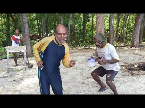Video Lucu Terbaru 2020 Pace Papua Barat Manokwari Selatan Bikin Ngakak: Lirik Lagu CCR.