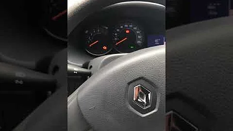 Onde fica o sensor de ré do Sandero?
